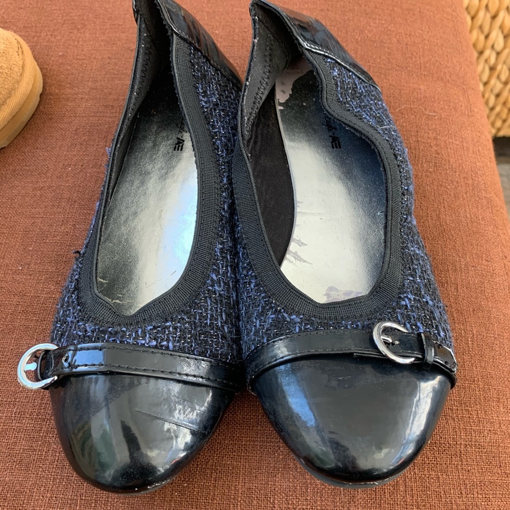 Girls American Eagle slip on flats